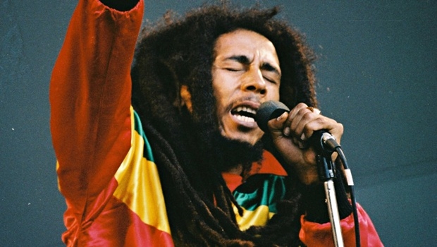 oldukten-sonra-bile-para-kazanan-unluler-bob-marley