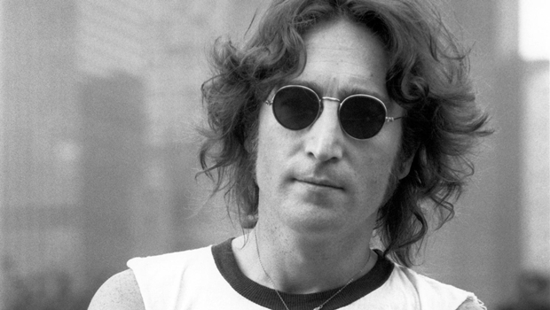 oldukten-sonra-bile-para-kazanan-unluler-john-lennon